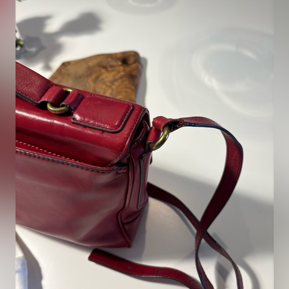 Fossil Red Leather Crossbody • Gold Turn‑Lock • Top Handle - Picture 3 of 16